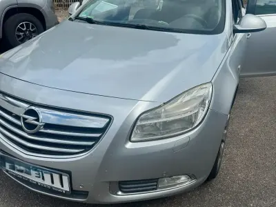 Gebraucht Opel Insignia 160 PS (117 kW) 2012 Silber Kombi