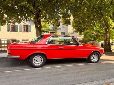 Gebraucht Mercedes 230 136 PS (100 kW) 1984 Rot Coupé