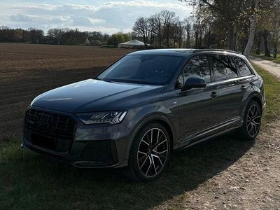 Second-hand Audi Q7 S-Line 286 CP (210 kW) 2023 Gri SUV