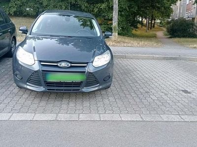 Gebraucht Ford Focus 120 PS (88 kW) 2014 Grau Kombi