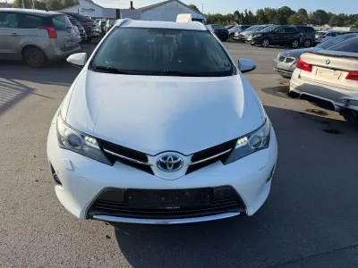 Gebraucht Toyota Auris Touring Sports Comfort 99 PS (72 kW) 2014 Weiß Kombi