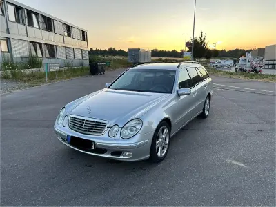 Gebraucht Mercedes E200 163 PS (119 kW) 2004 Silber Kombi