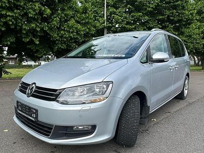Second-hand VW Sharan 140 CP (102 kW) 2011 Argintiu Monovolum