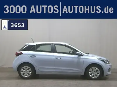 Gebraucht Hyundai i20 Trend 101 PS (74 kW) 2019 Grau Kleinwagen