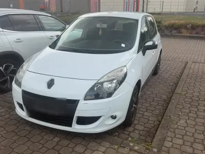Gebraucht Renault Scénic 110 PS (80 kW) 2009 Weiß Van / Kleinbus