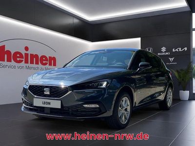 Neu Seat Leon 150 PS (110 kW) 2025 Grau Limousine
