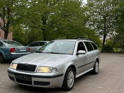 gebraucht Skoda Octavia Kombi 2.0l Benziner Anhängerkupplung Tempomat Klima