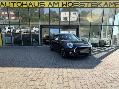 Gebraucht Mini Cooper D Chili 116 PS (85 kW) 2017 Midnight black Kleinwagen