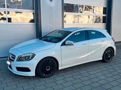 Gebraucht Mercedes A180 AMG 122 PS (89 kW) 2014 Weiß Kleinwagen