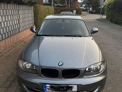 Gebraucht BMW 116 122 PS (89 kW) 2010 Grau Kleinwagen