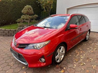 Gebraucht Toyota Auris Touring Sports Executive 124 PS (91 kW) 2014 Rot Kombi