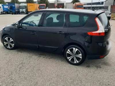 Gebraucht Renault Grand Scénic III Avantage 150 PS (110 kW) 2010 Schwarz Van / Kleinbus