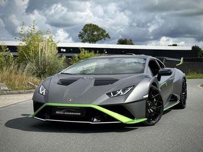Grau Gebraucht 2023 Lamborghini Huracán | 399.950 €