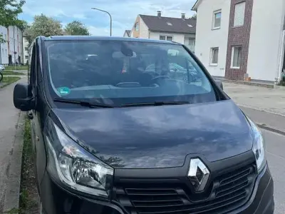 Gebraucht Renault Trafic 121 PS (88 kW) 2019 Schwarz Van / Kleinbus