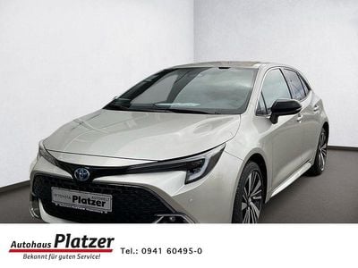 Neu Toyota Corolla 98 PS (72 kW) 2025 Silber Limousine