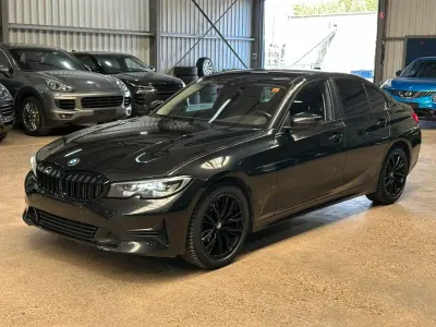 Gebraucht BMW 318 Advantage 150 PS (110 kW) 2019 Schwarz Limousine