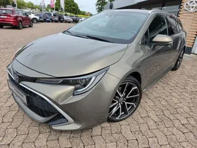 Gebraucht Toyota Corolla Basis 184 PS (135 kW) 2022 Manganbronze metallic Kombi