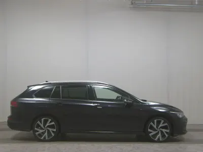 Używany VW Golf VIII Sound 190 KM (139 kW) 2022 Czarny Kombi
