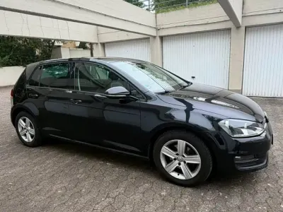 Gebraucht VW Golf VII 105 PS (77 kW) 2013 Schwarz Kleinwagen