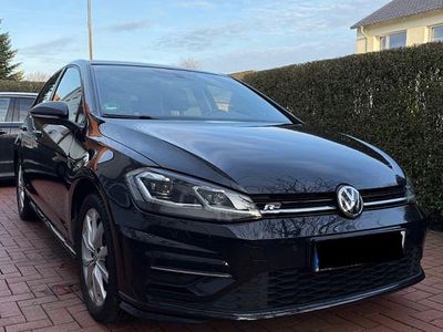 Gebraucht VW Golf Highline 150 PS (110 kW) 2018 Schwarz Limousine