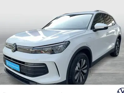 Gebraucht VW Tiguan Life 204 PS (150 kW) 2026 Weiß SUV