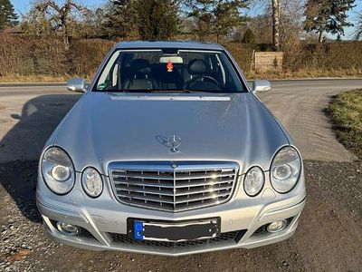 Grau Gebraucht 2007 Mercedes E350 Elegance Limousine | 10.799 € (Fairer Preis)