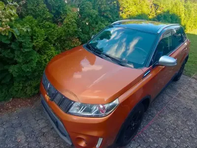 Gebraucht Suzuki Vitara 140 PS (102 kW) 2017 Orange SUV