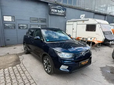 Gebraucht SsangYong Tivoli 128 PS (94 kW) 2016 Blau SUV