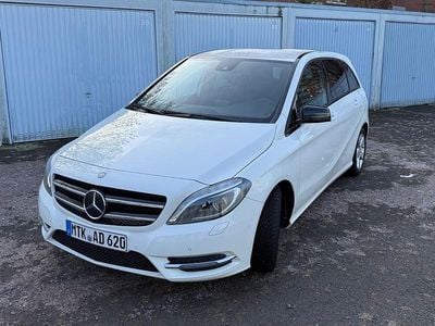 Gebraucht Mercedes B200 136 PS (100 kW) 2012 Weiß Van / Kleinbus