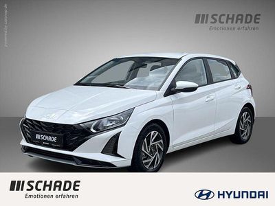Gebraucht Hyundai i20 Trend 101 PS (74 kW) 2025 Weiß Limousine