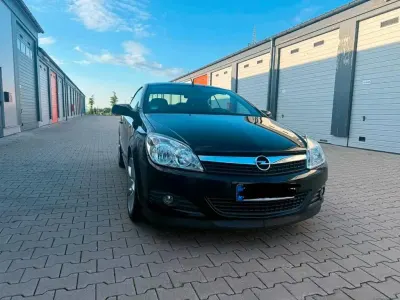 Gebraucht Opel Astra Cabriolet 150 PS (110 kW) 2008 Schwarz Cabrio