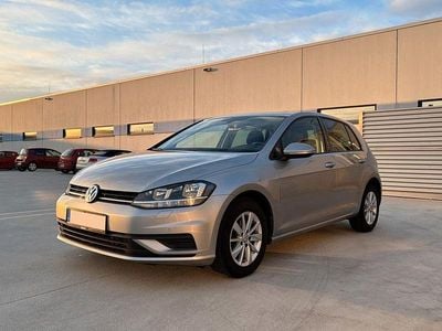 Gebraucht VW Golf VII Trendline 116 PS (85 kW) 2019 Grau Limousine