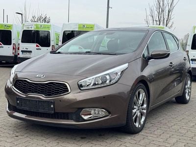 Gebraucht Kia Ceed Spirit 135 PS (99 kW) 2013 Braun Kleinwagen