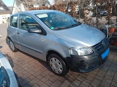 Usado VW Fox Refresh 54 CV (39 kW) 2008 Plateado Utilitario