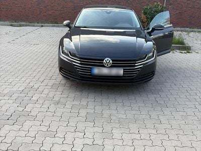 Usata VW Arteon 150 CV (110 kW) 2019 Nero Utilitaria