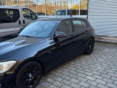 Gebraucht BMW 118 Sport Line 143 PS (105 kW) 2011 Schwarz Kleinwagen