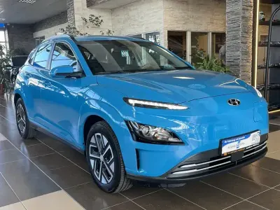 Usata Hyundai Kona Select 100 kW (136 CV) 2023 Blu SUV