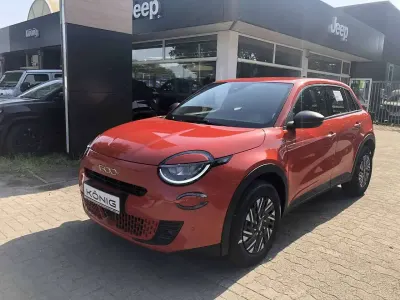 Gebraucht Fiat 600 145 PS (106 kW) 2025 Sole orange SUV