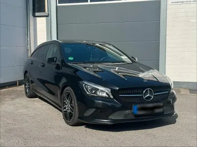 Gebraucht Mercedes CLA220 177 PS (130 kW) 2019 Schwarz Coupé