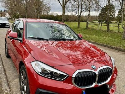 Second-hand BMW 118 Advantage 140 CP (102 kW) 2019 Roșu Hatchback