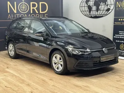Gebraucht VW Golf VIII Life 116 PS (85 kW) 2023 Deep black perleffek (metallic) Kombi