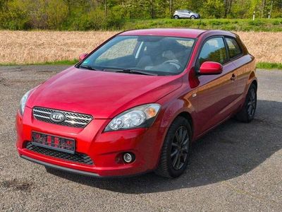 Gebraucht Kia ProCeed LX 126 PS (92 kW) 2011 Infra red Kleinwagen