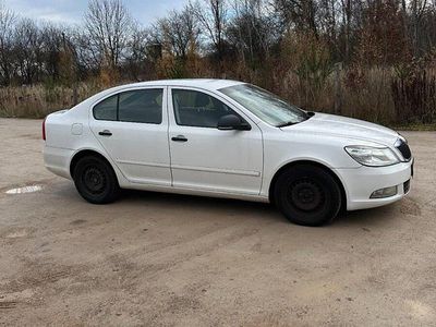 Weiß Gebraucht 2012 Skoda Octavia Limousine | 3.300 €
