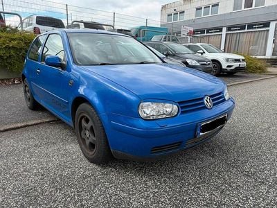 Usata VW Golf IV 110 CV (80 kW) 1999 Blu Utilitaria