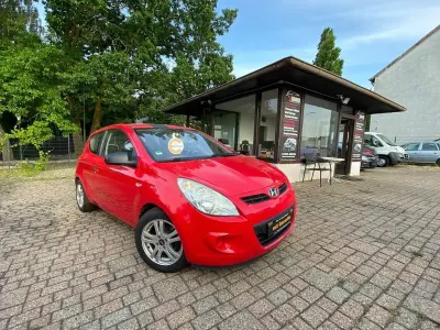 Gebraucht Hyundai i20 Classic 77 PS (56 kW) 2009 Rot Kleinwagen