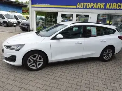Gebraucht Ford Focus Cool & Connect 125 PS (91 kW) 2022 Weiß Kombi