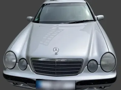Gebraucht Mercedes E240 170 PS (125 kW) 2000 Silber Kombi