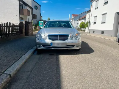 Gebraucht Mercedes E240 170 PS (125 kW) 2004 Silber Limousine