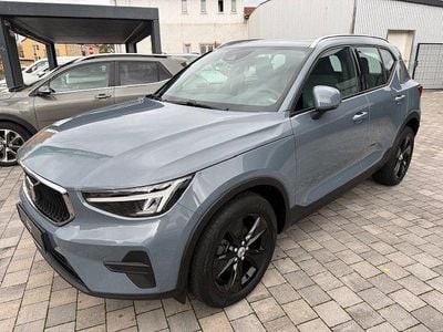 Grau Gebraucht 2023 Volvo XC40 SUV | 29.950 € (Fairer Preis)