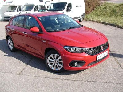 Gebraucht Fiat Tipo Lounge 120 PS (88 kW) 2016 Rot SUV